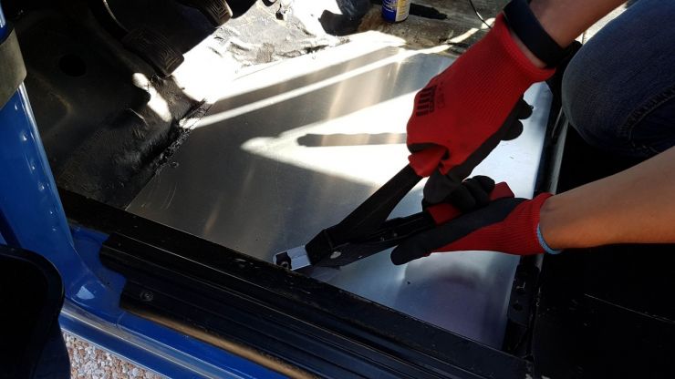 Fixation de la plaque