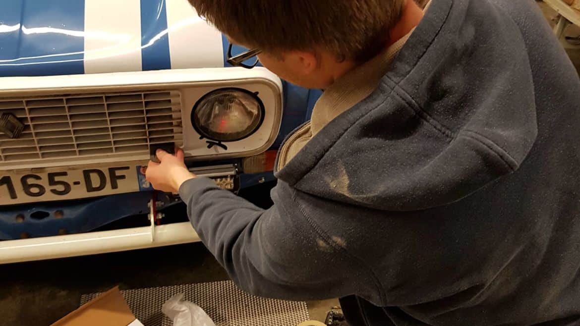 Démontage des anciens phares