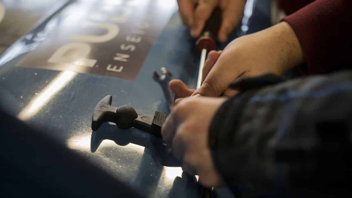 Montage des attaches capot